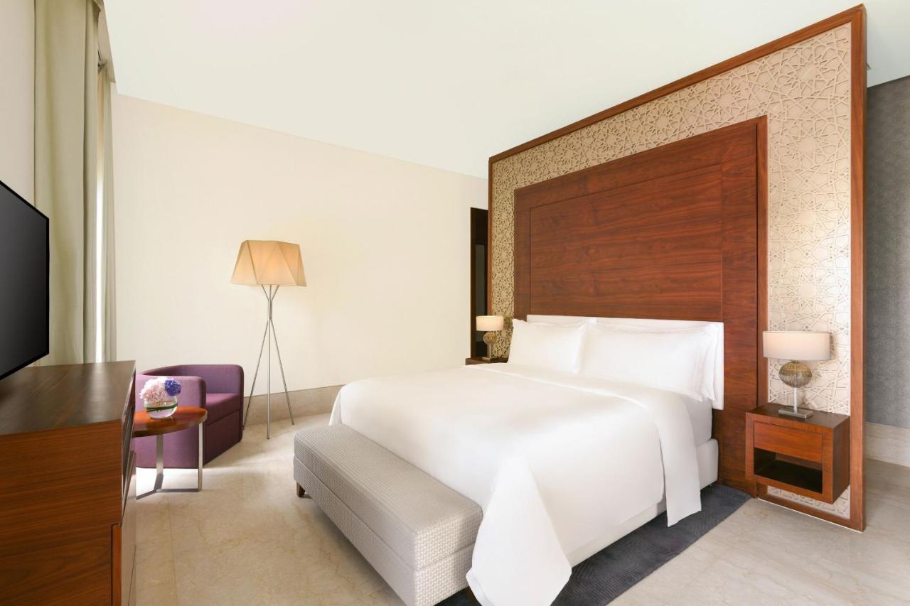 Al Messila, A Luxury Collection Resort & Spa, Doha Dış mekan fotoğraf A bedroom at the W Doha