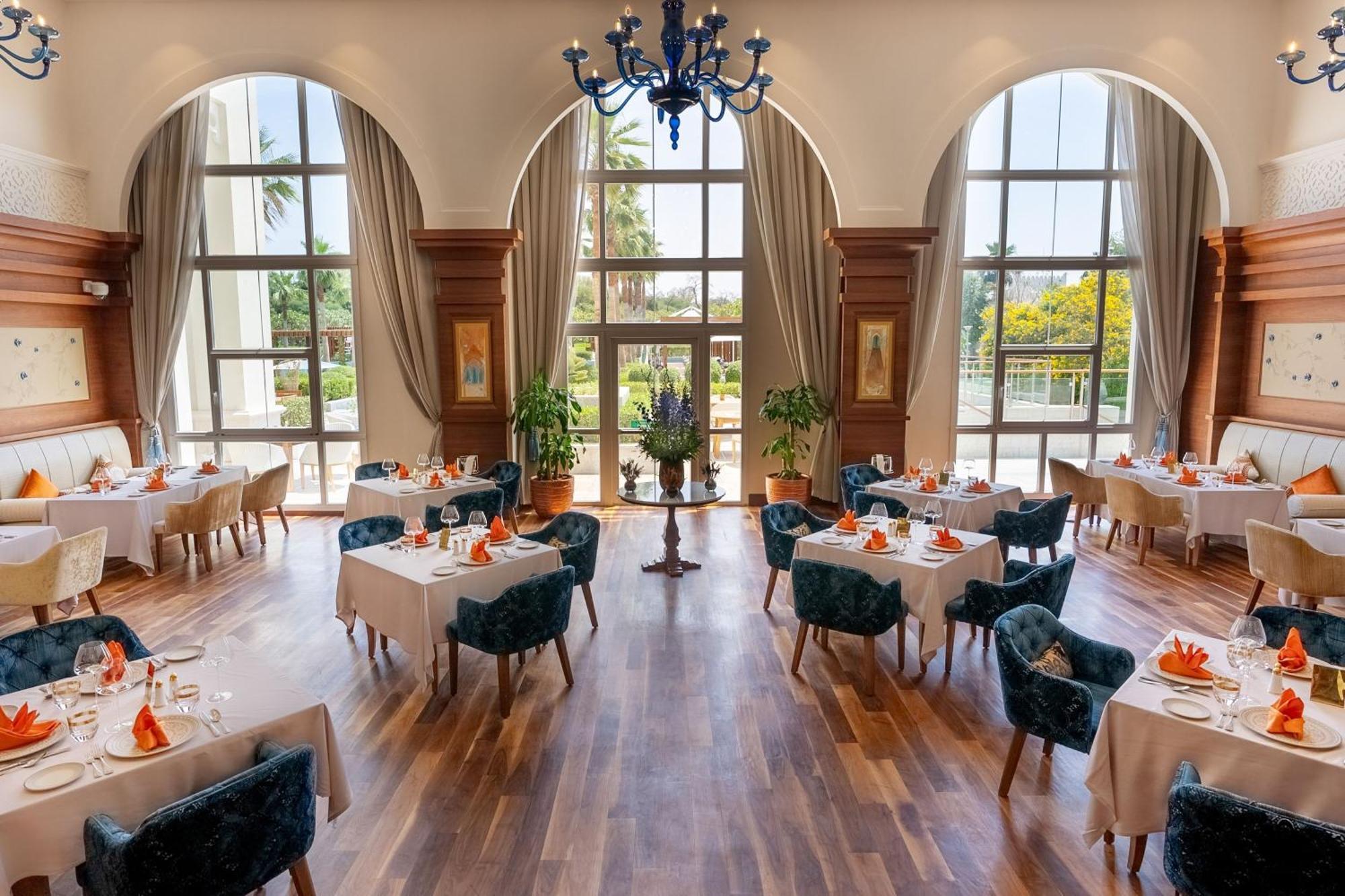 Al Messila, A Luxury Collection Resort & Spa, Doha Dış mekan fotoğraf The restaurant at the hotel