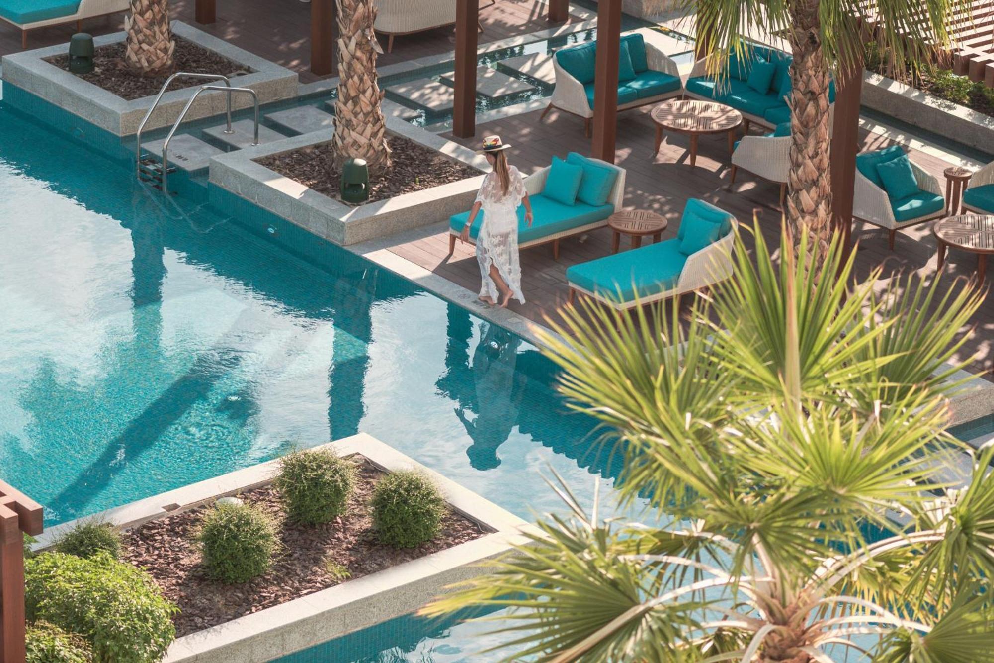 Al Messila, A Luxury Collection Resort & Spa, Doha Dış mekan fotoğraf The pool at the hotel