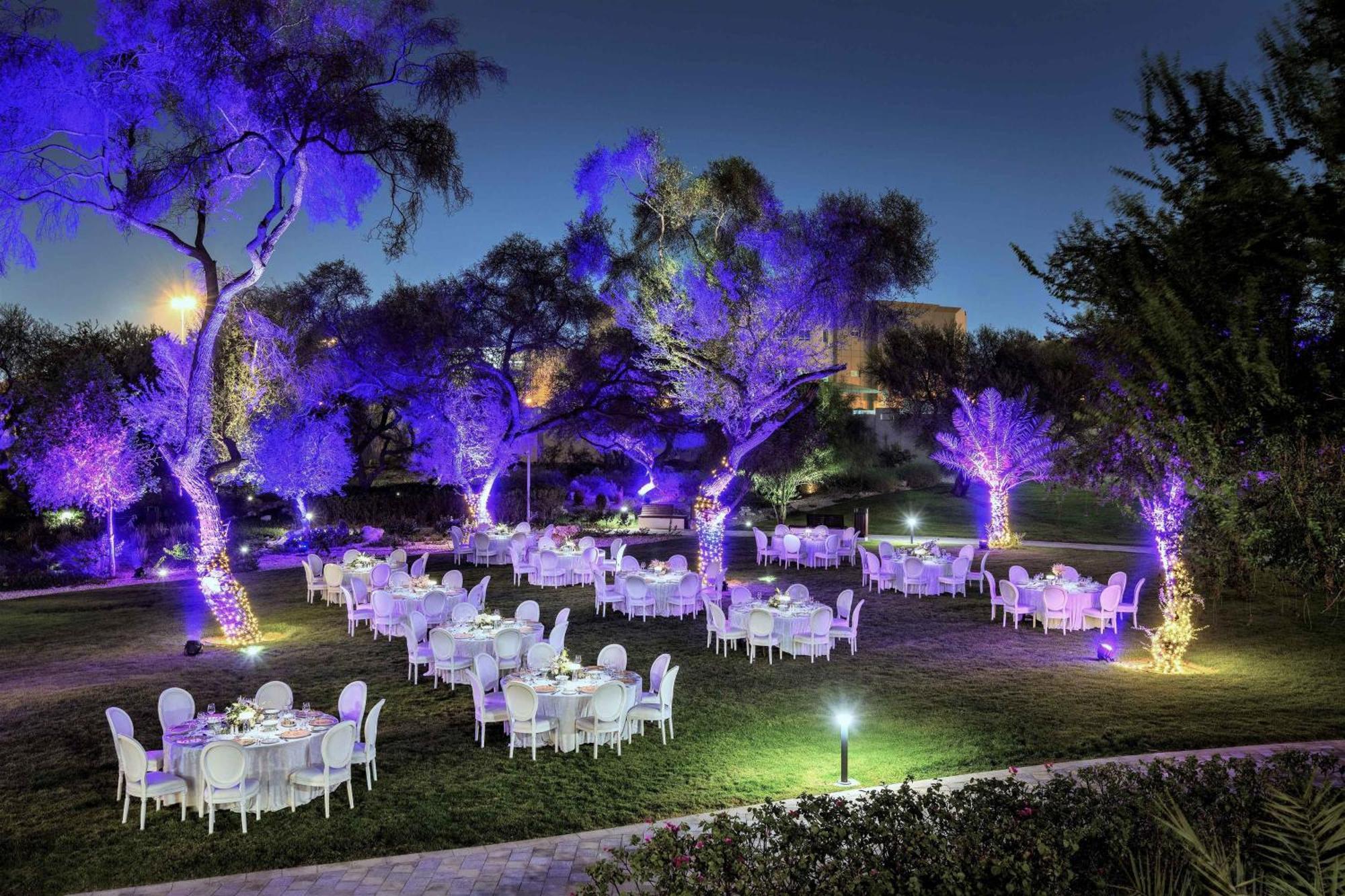 Al Messila, A Luxury Collection Resort & Spa, Doha Dış mekan fotoğraf The garden at night